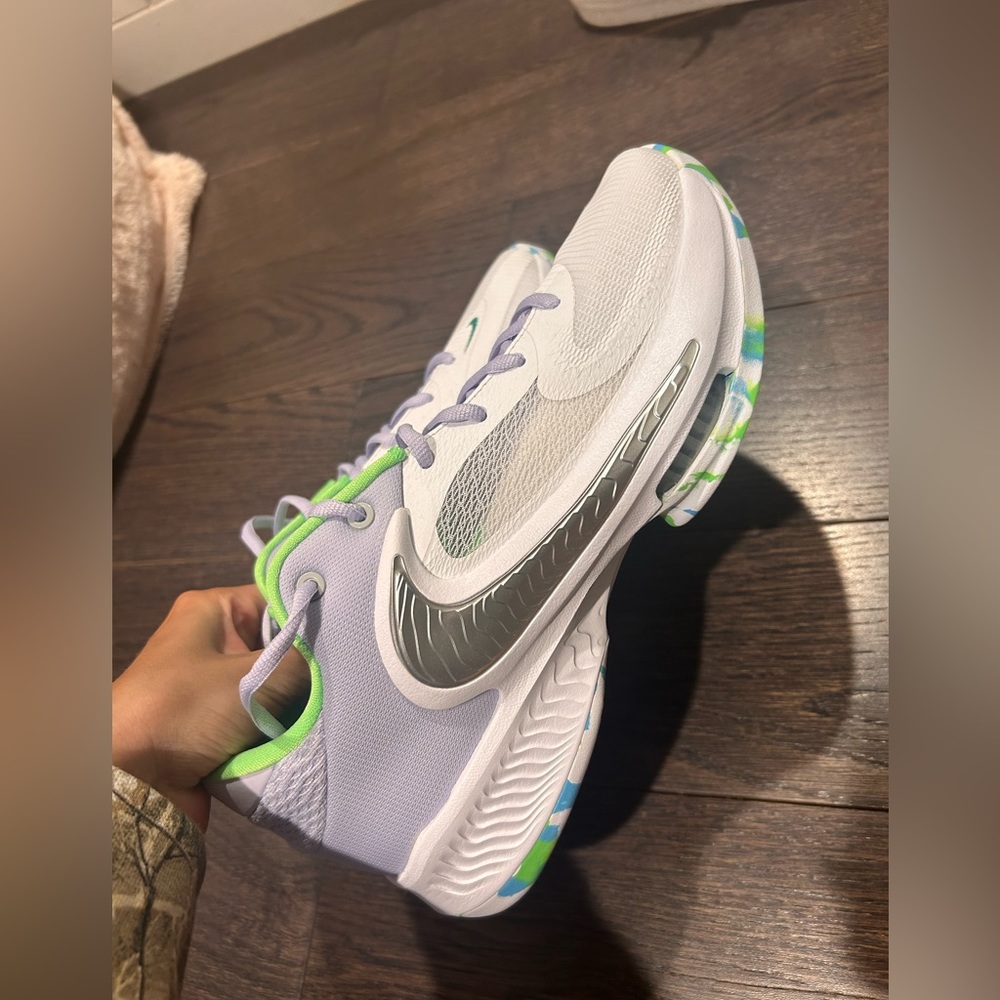 Nike zoom freak 4 basketball shoes